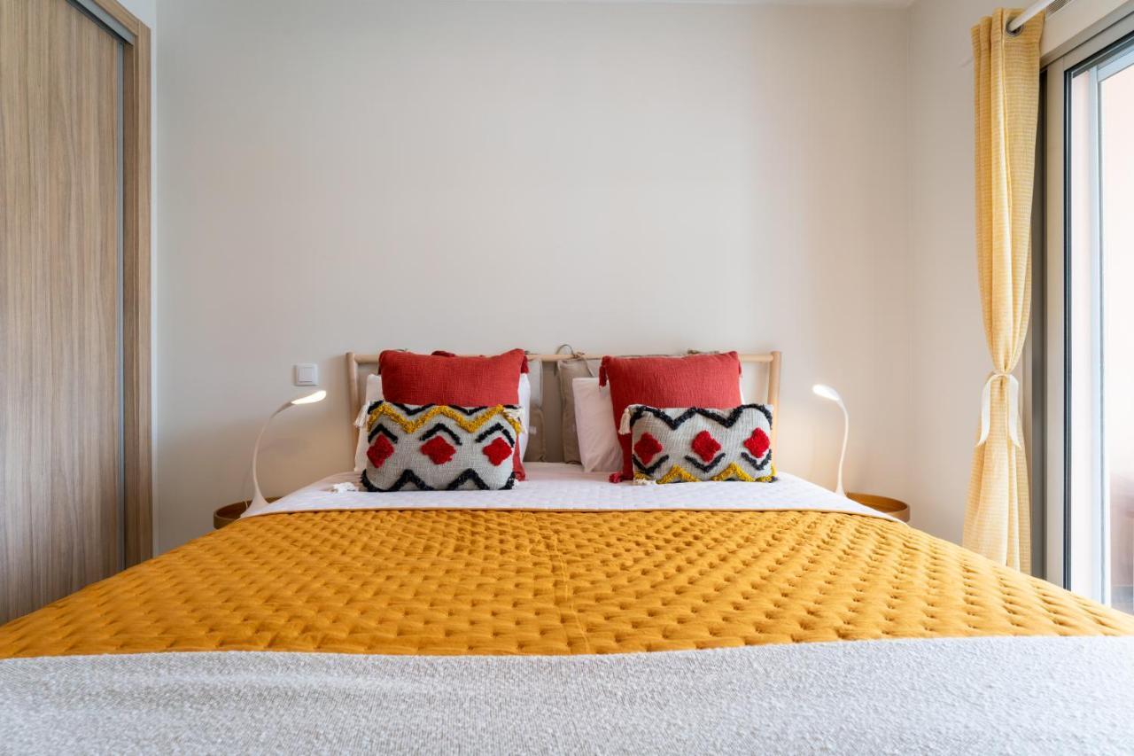 Sunny Brand New 2-Bedroom Apt - 500M From Praia Da Rocha With Ac And Pool! Portimão Eksteriør billede