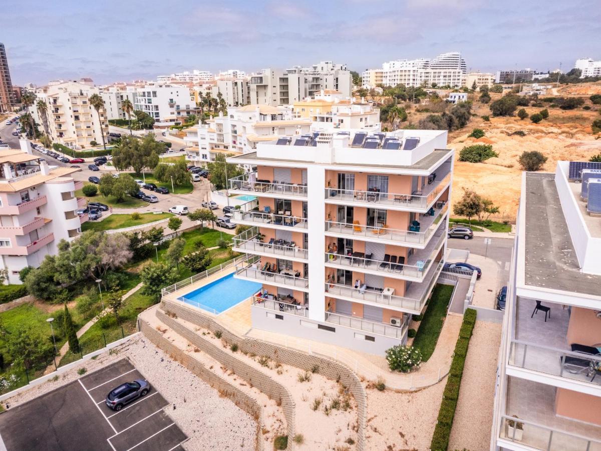 Sunny Brand New 2-Bedroom Apt - 500M From Praia Da Rocha With Ac And Pool! Portimão Eksteriør billede